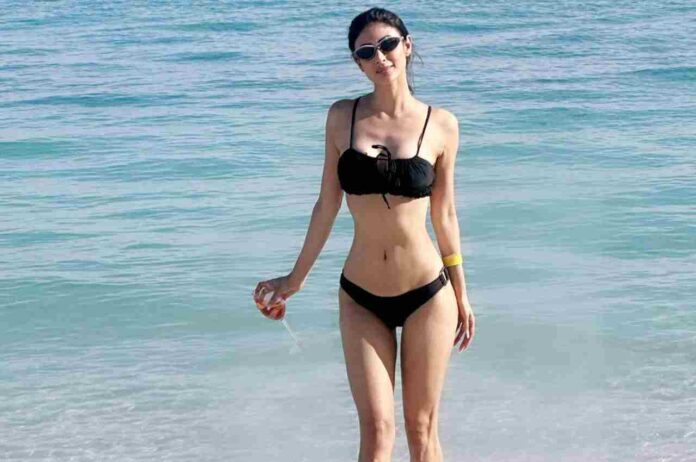 Mouni Roy