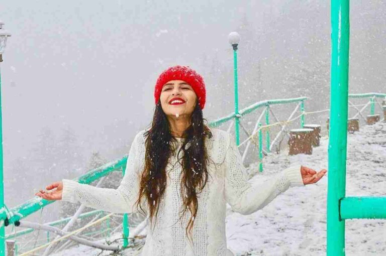 Himachal Pradesh Weather: IMD ने अगले छह दिनों के दौरान कई जिलों में भारी बारिश और बर्फबारी की भविष्यवाणी करते हुए एक एडवाइजरी जारी की है।