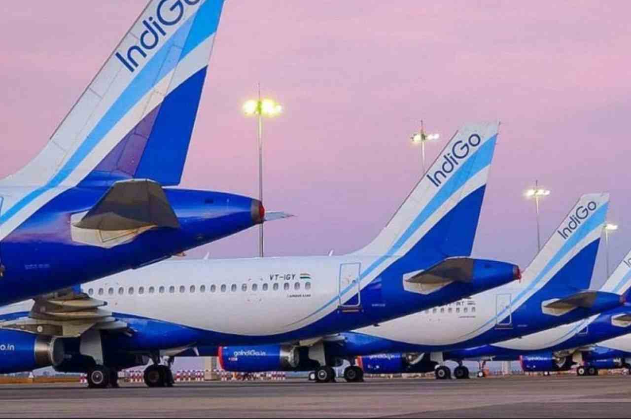 IndiGo Airline: नशे में धुत युवकों ने एयर होस्टेस से की छेड़छाड़, पायलट से भी की मारपीट